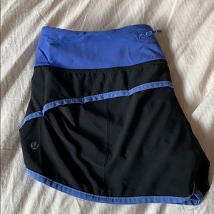 Lululemon Speed Shorts, Sz. 8 Black w Blue Piping
